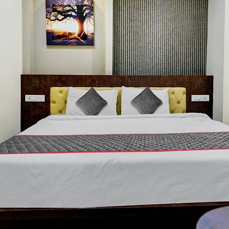 Gunadala Super Townhouse Dev'S Inn By Cj מראה חיצוני תמונה