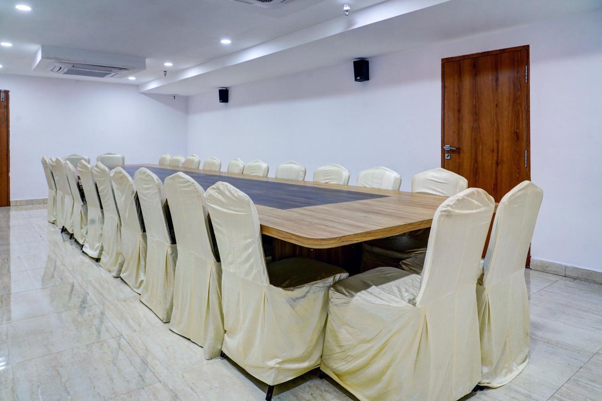 Gunadala Super Townhouse Dev'S Inn By Cj מראה חיצוני תמונה