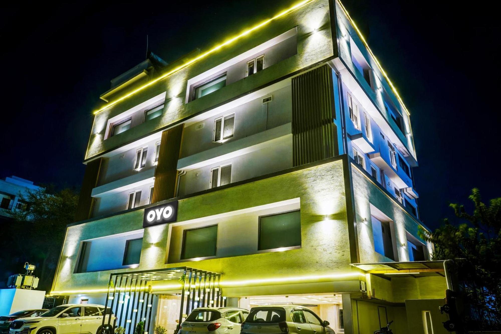 Gunadala Super Townhouse Dev'S Inn By Cj מראה חיצוני תמונה
